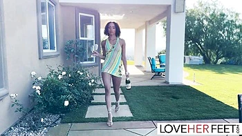 Watch smiling Alexis Tae and Liz Jordan's video