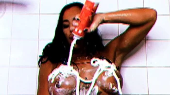 Love Chat Big Boobs Brunette Masturbating For Cam