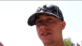 Wet American tramp hunts for fat man meat and finishes off