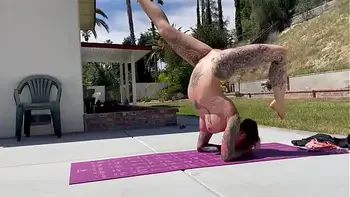 Real naked yoga with Felicity Feline
