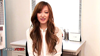 Mai Shirosaki's JAV show starts with a Japanese blowjob session