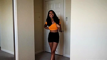 Naughty Babe Ameena Green Offers Her Pussy To Horny Guy