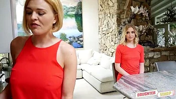 Amateur Lesbian MILFs Krissy Lynn & Chloe Cherry Scissoring and Eating Pussy - Taboo Best Friends Sex