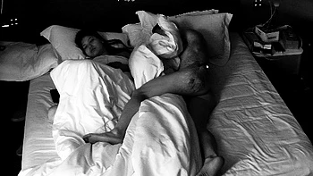 Amateur webcam girl masturbate big dildo