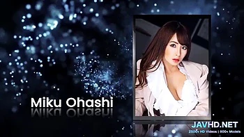 Asiatique amateur en bas suce en missionnaire