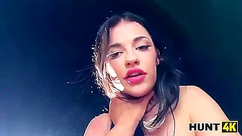 Featuring Steve Qs Brunette Clip