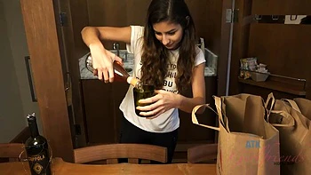 Gostosa fodendo em porno de férias POV