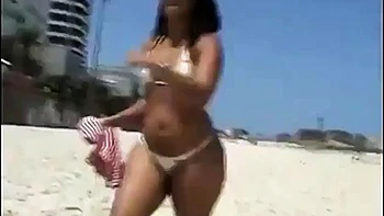 Brazilian Facials - Thais: Blowjob, Missonary  Amateur Porn