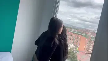 A mi compañera de trabajo le encanta follar en público parte #1