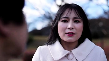 Волосатая японка с огромными сиськами на камеру