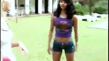 Блондинка сосет, трахается сзади и сверху по-всаднически