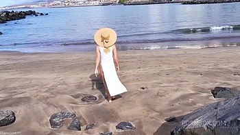 Candee Licious heiß drauf, zwei Schwänze zu ficken