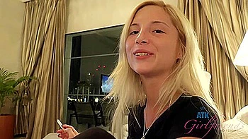 Loira teen fodida em POV