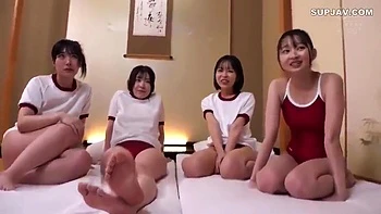 Amadora asiática exótica fodida com gozada dentro