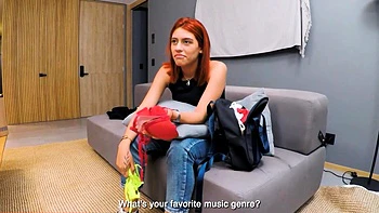 Latina rousse 18 ans baisée brutalement avec gros cul