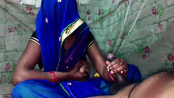 Padosi Aunty Apne Boyfriend Ke Lund Pe Dudh Nikal Ke Chut Chudai.indian Desi Ki Hard Chudai Hindi Viral Videos - Village Bhabhi