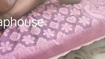 Indische Hausfrau fickt Gaslieferanten hart