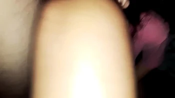 Девственница Сара Белл трахается втроём с тремя членами