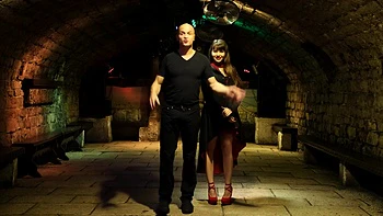 Vollbusige Luna reitet Cowboy im Hardcore-Blowjob