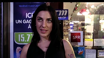 Pam milf en lencería pasea por Ardèche