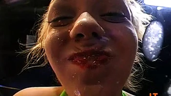 Totallyannette глубоко сосет и глотает блондинка