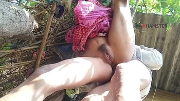 Bhabhi indiana com bunda grande fodida ao ar livre, anal de quatro com Soniya