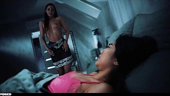 Amirah e Bunnybrownie lesbicas foda com tesouras e lambidas