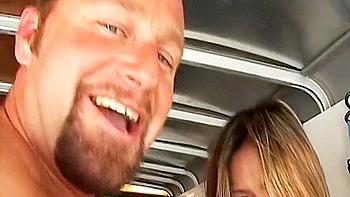 MILF asiatique grosse poitrine baisée violemment par sa belle-mère au stop