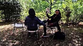 Amadora morena Catarina fode ao ar livre estilo fetiche