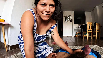 Baiser POV avec MILF péruvienne : creampie maison après rendez-vous au clair de lune