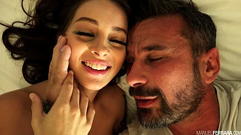 Manuel Ferrara POV: Hardcore Blowjob mit Teen-Brünette