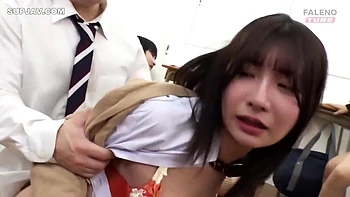 Groupe asiatique seins énormes baise et creampie