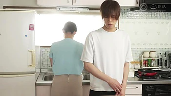 Asiatique cocue en levrette