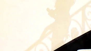 Dupla de lésbicas pequenas lambendo e mexendo na buceta