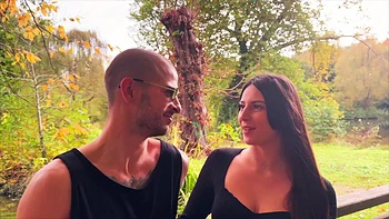 Rose präsentiert ihren französischen Milf-Körper mit großen Titten