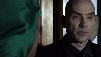 Баба с большой грудью сосет член в Man of Steel XXX