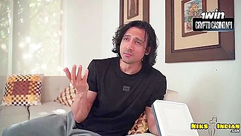 Scharfer Typ fickt schüchterne muslimische MILF mit riesigen Titten