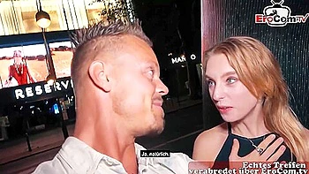 Худая немецкая подросток трахается на улице в любительском кастинге