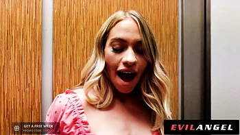 Khloe Kapri hardcore anal e boquete babado