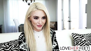 Lola Fae e Jay Romero em fetiche de pé safado