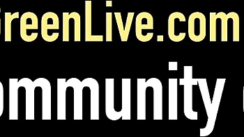 Maggie Green vögelt ihre riesigen Titten mit Vibrator