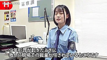 Milf asiática amateur se masturba con juguetes y folla