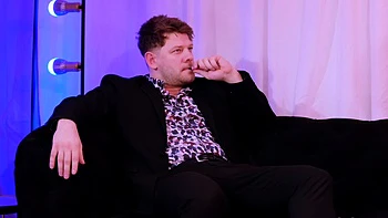 MILF negra quente chupando e fodendo em 4K