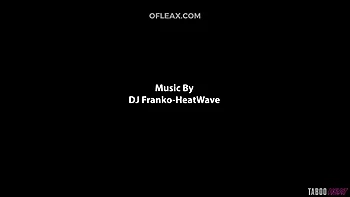 Блондинка хозяйка Карен кончает рано в POV