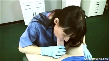 Angie Noir chupa o pau grande do enteado até ele gozar