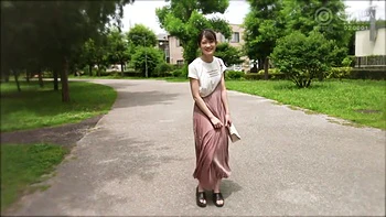 Mädchen mit kleinen Titten liebt ficken und blasen