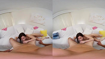 Venus Vixen chupa pau grande e cavalga forte