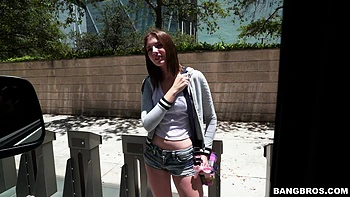 Morena é notada no ônibus