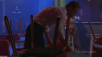 Pornstar latina blonde baisée After Hours 2