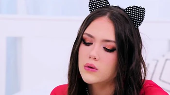 Pornstar morena fodida na quatro, boquete louco